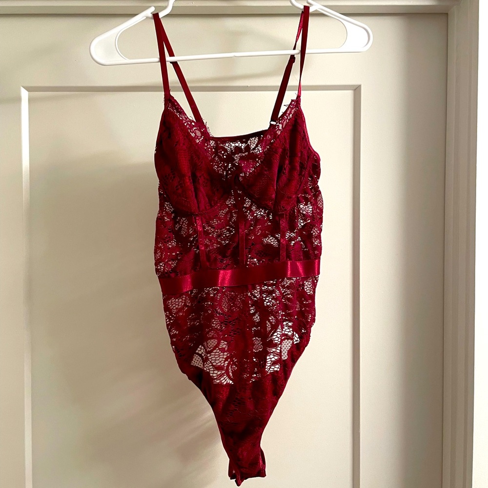 Maroon lace bodysuit NWT